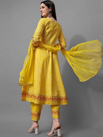 Yellow Round Neck Floral Embroidered Regular Patchwork Kurta & Trousers With Dupatta 